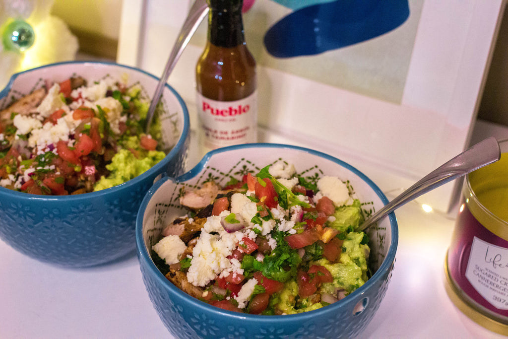 Receta: Pico & Kale Rice Bowl with Chile de Árbol & Tamarind Marinated Chicken